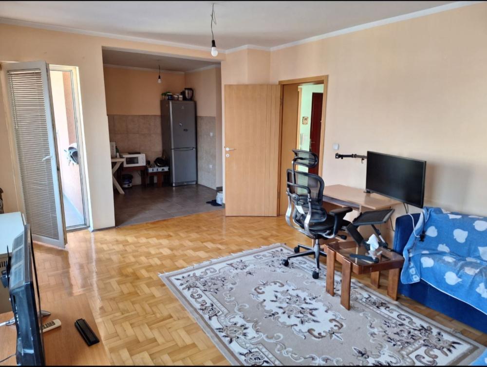 Slika 3 - Komforan 2.5 stan u Durlanu